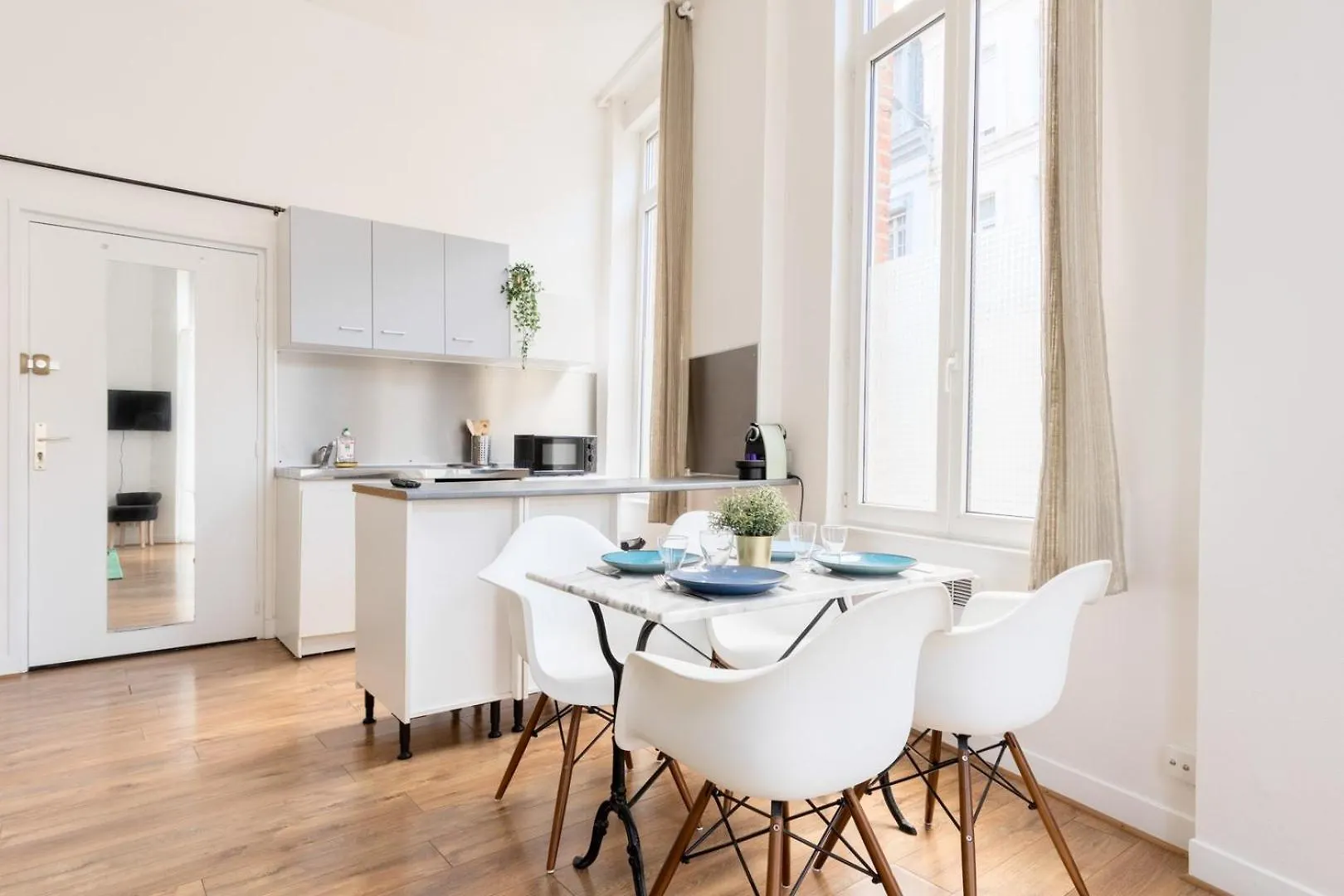 Functional Flat Close To The Station Lille 0*,